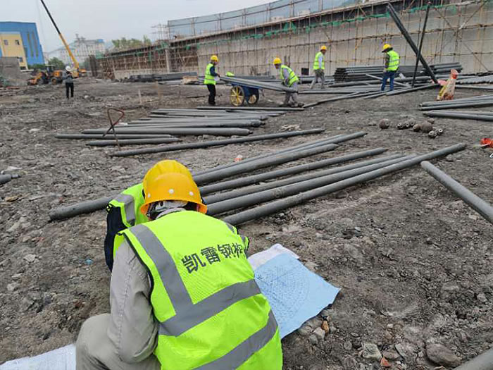 临湘螺栓球网架结构